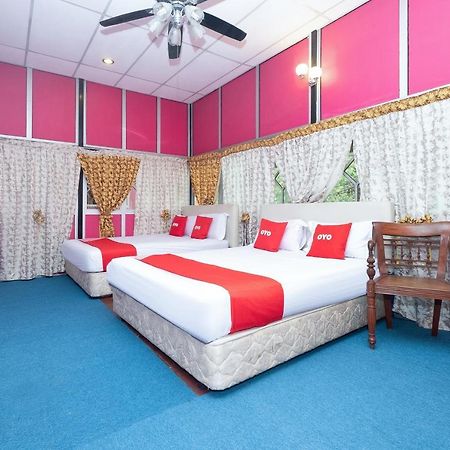 OYO 89984 Noris Wang Homestay Lumut Bagian luar foto