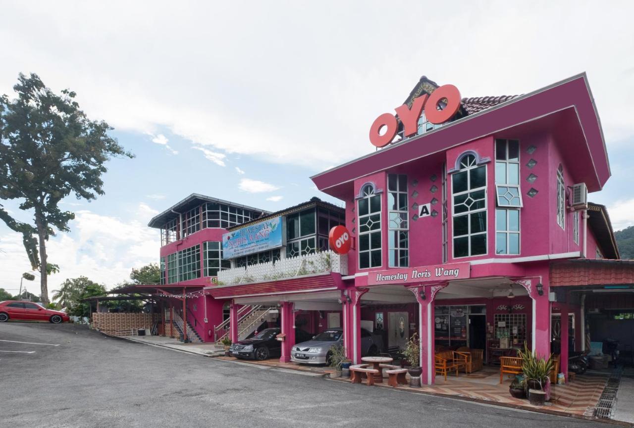OYO 89984 Noris Wang Homestay Lumut Bagian luar foto