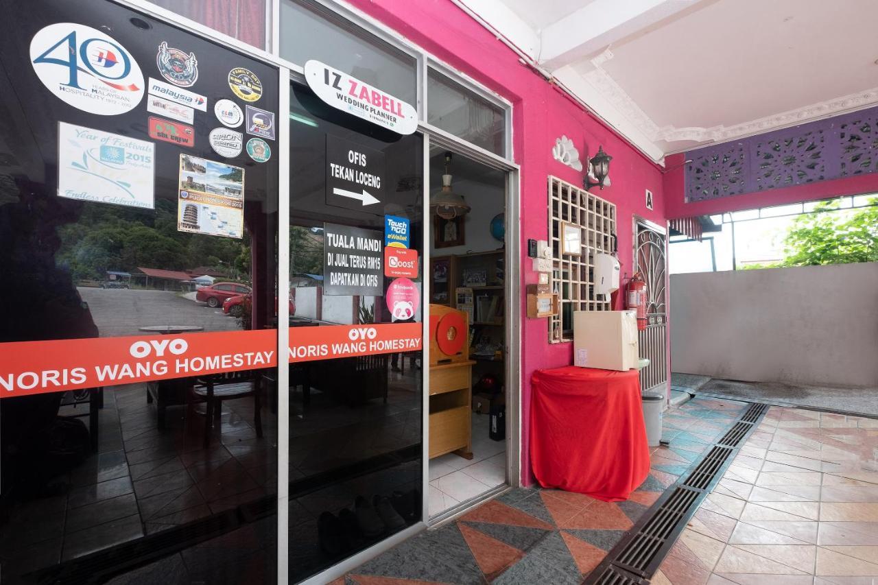 OYO 89984 Noris Wang Homestay Lumut Bagian luar foto