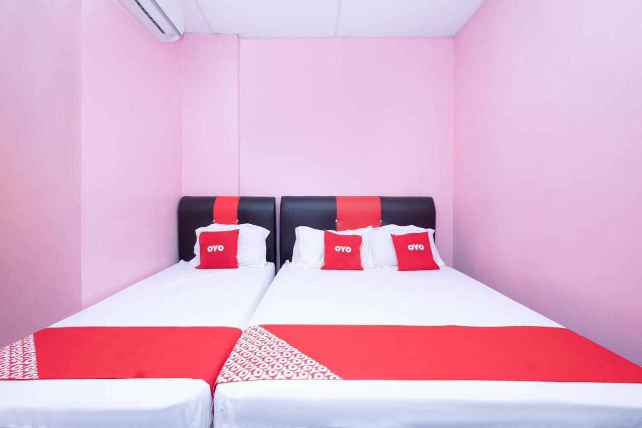 OYO 89984 Noris Wang Homestay Lumut Bagian luar foto