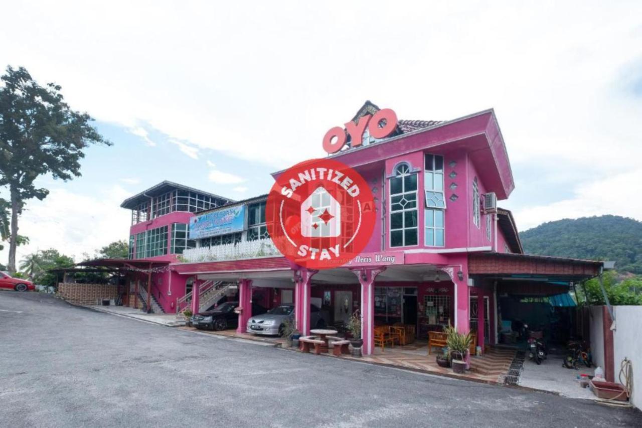 OYO 89984 Noris Wang Homestay Lumut Bagian luar foto