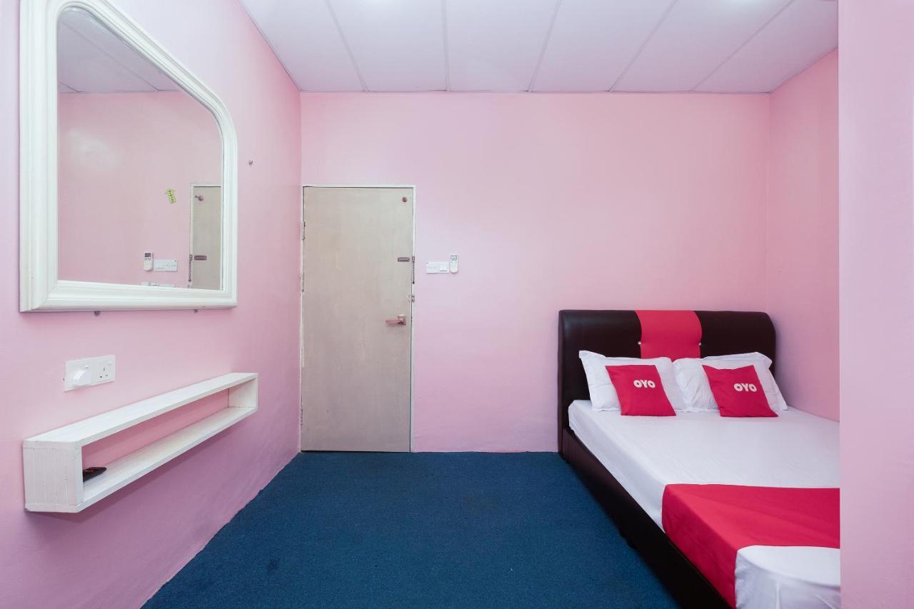OYO 89984 Noris Wang Homestay Lumut Bagian luar foto