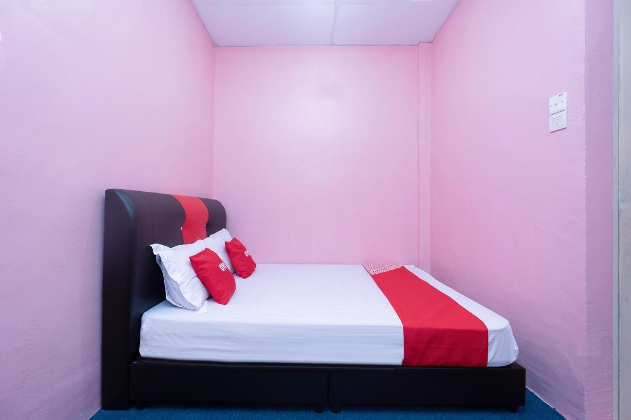 OYO 89984 Noris Wang Homestay Lumut Bagian luar foto