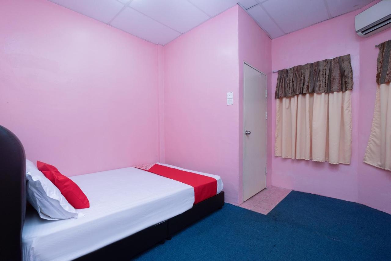 OYO 89984 Noris Wang Homestay Lumut Bagian luar foto