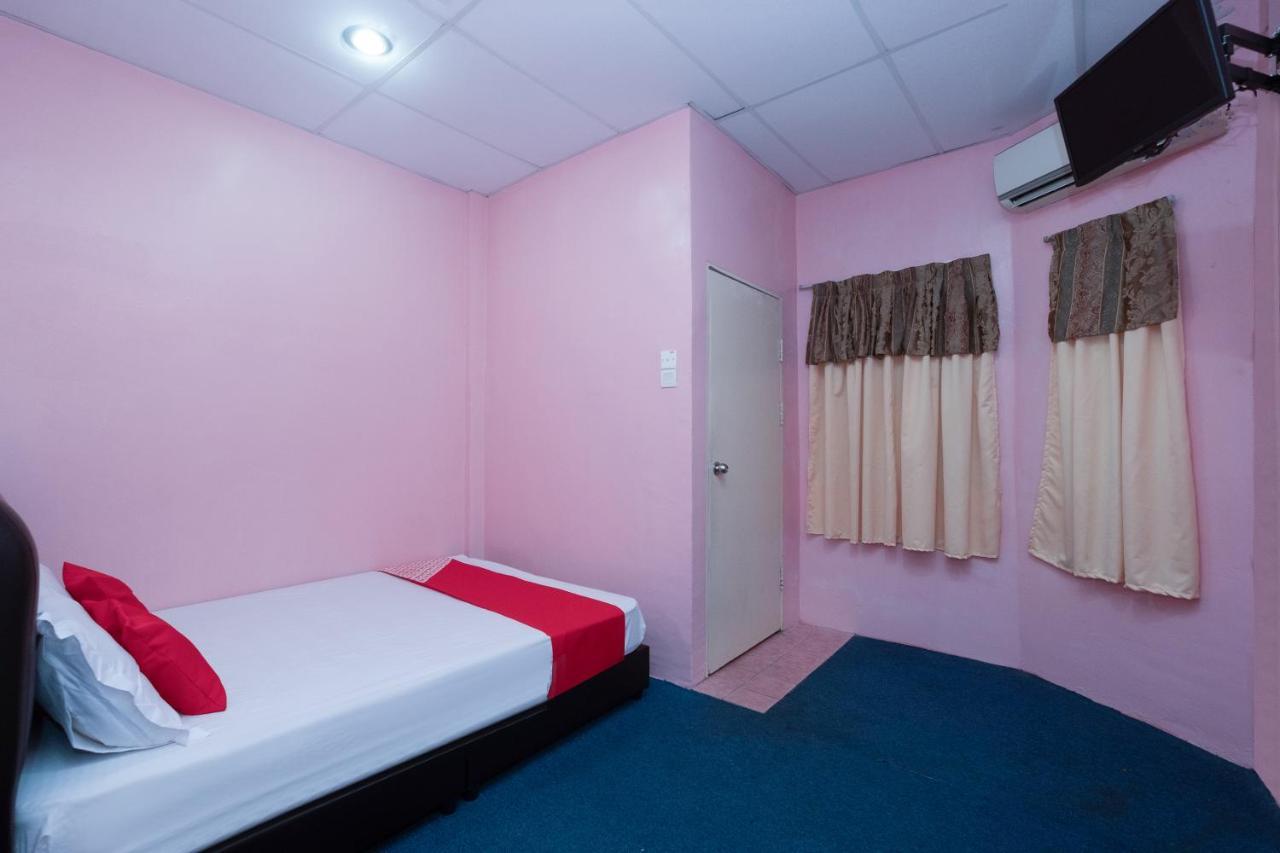 OYO 89984 Noris Wang Homestay Lumut Bagian luar foto