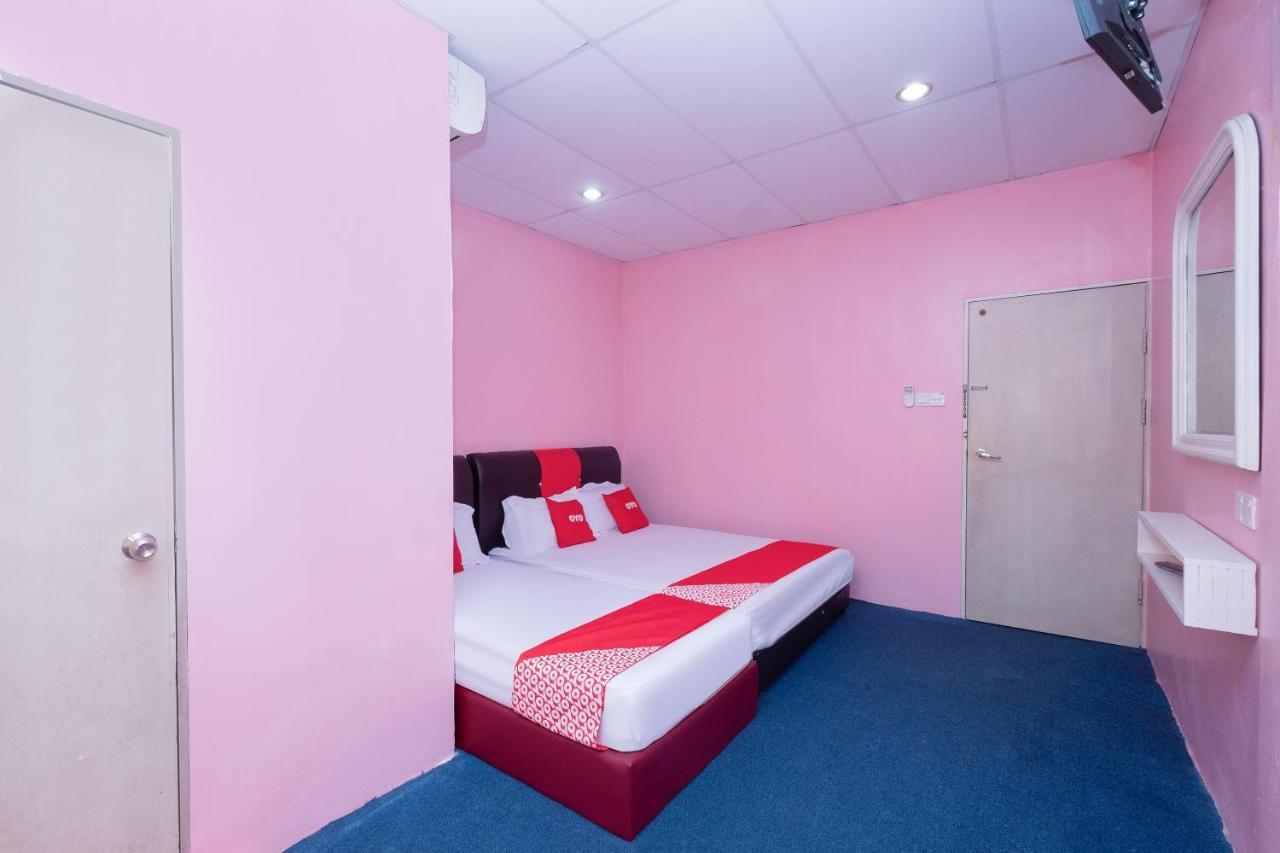 OYO 89984 Noris Wang Homestay Lumut Bagian luar foto