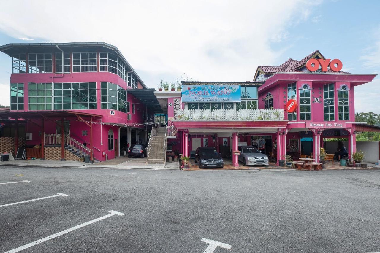 OYO 89984 Noris Wang Homestay Lumut Bagian luar foto