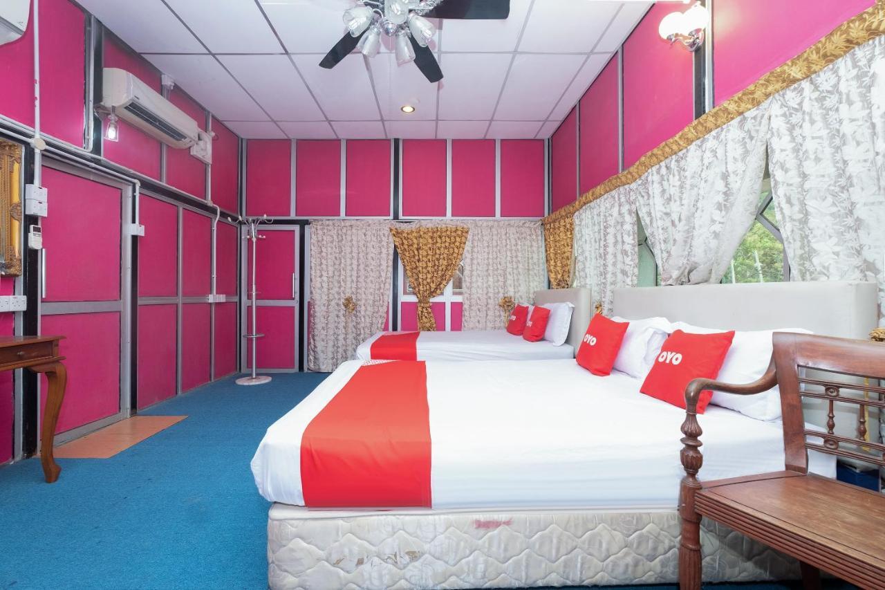 OYO 89984 Noris Wang Homestay Lumut Bagian luar foto